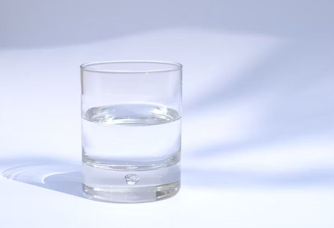 вода